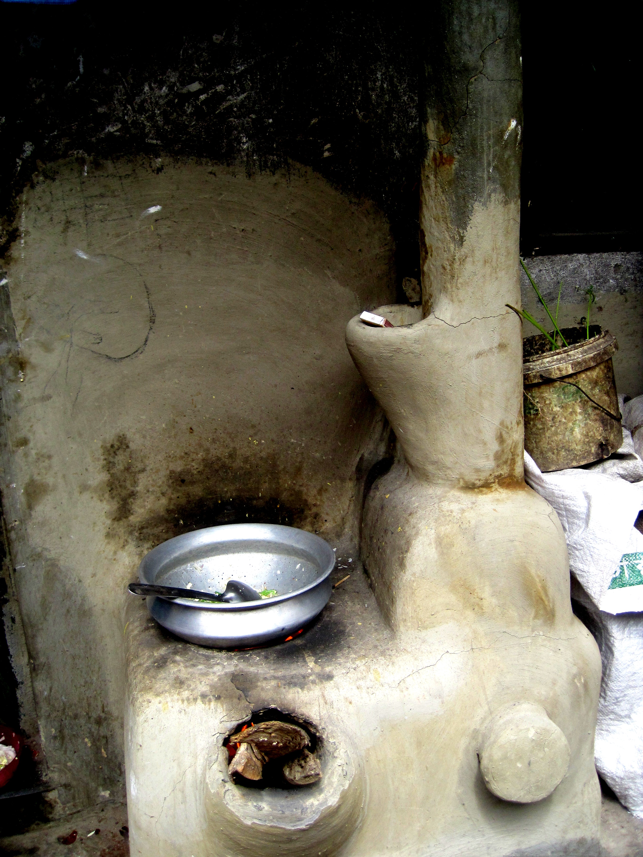 প্রচলিত চুলা এবং উন্নত চুলা : আশা-প্রত্যাশার প্রতিফলন