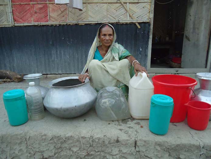 “আগে রাখতাম ফসল,এখন রাখি পানি”