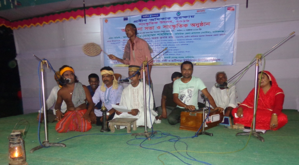 পূঁথিপাঠে মুগ্ধ হলেন শতাধিক দর্শক-শ্রোতা
