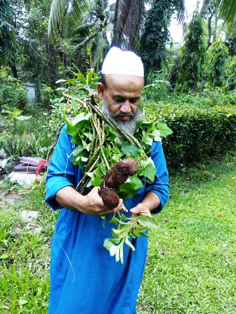 ভেষজ শিক্ষক আব্দুল হামিদ’র প্রতি শ্রদ্ধা আর অভিবাদন