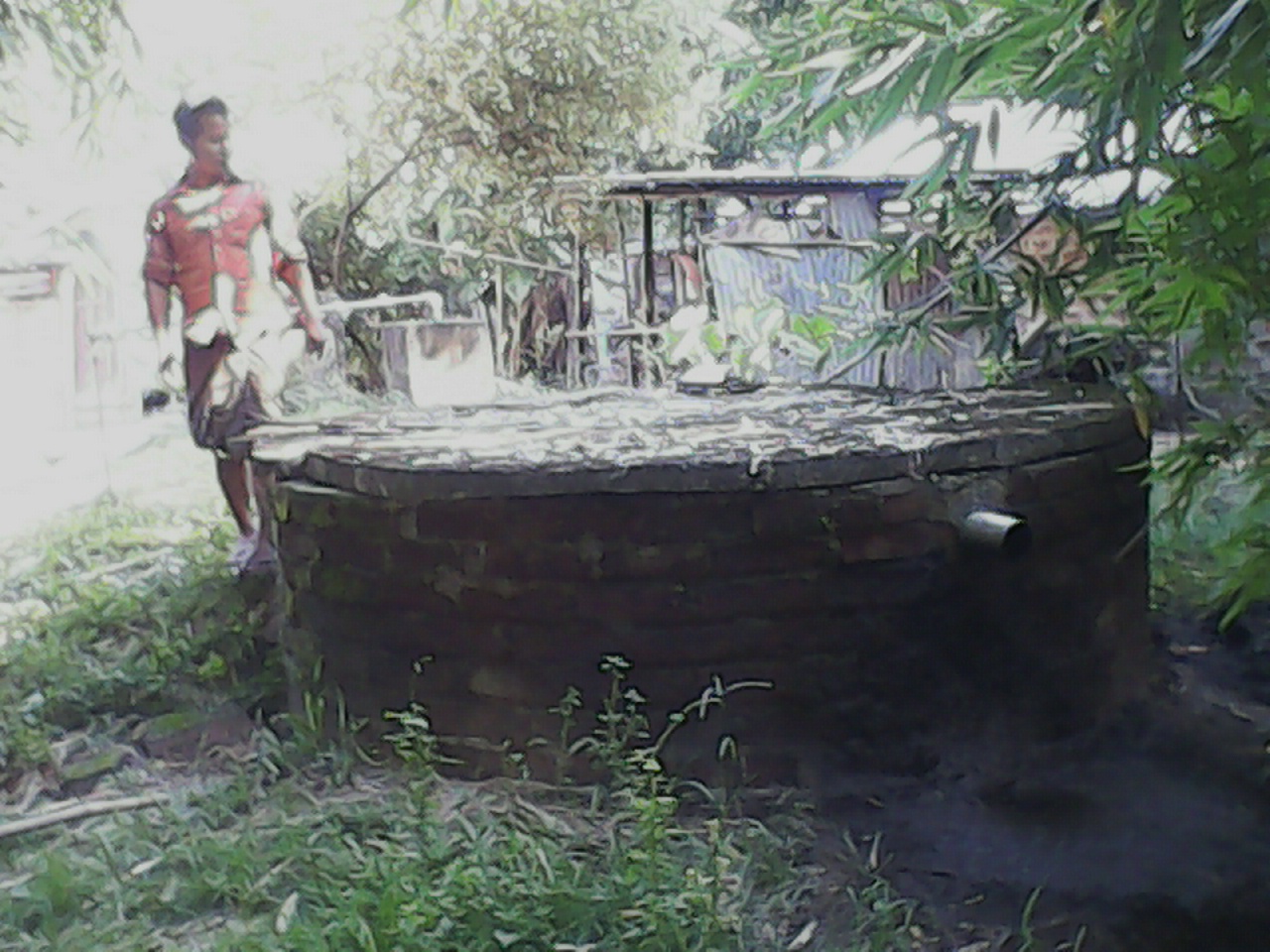 জ্বালানি সমস্যা সমাধানে বায়োগ্যাস প্লান্ট নারীকে দিয়েছে মুক্তি