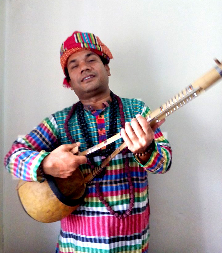 লোকসঙ্গীতকে বিশ্ব দরবারে পৌঁছাতে চান মানিকগঞ্জের লোকসঙ্গীত শিল্পী সিদ্দিকুর রহমান