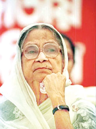 সুফিয়া কামালের পথ ধরে