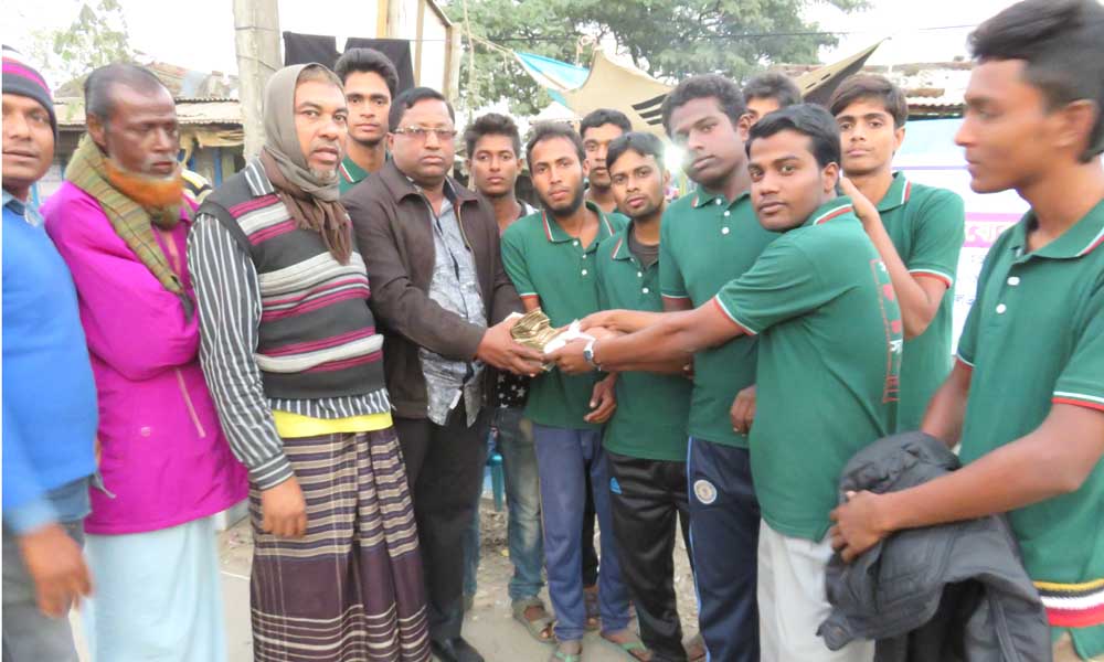অসুস্থ বাঘ বিধবা ফিরোজা বেগমকে বাঁচাতে  তরুণদের উদ্যোগ