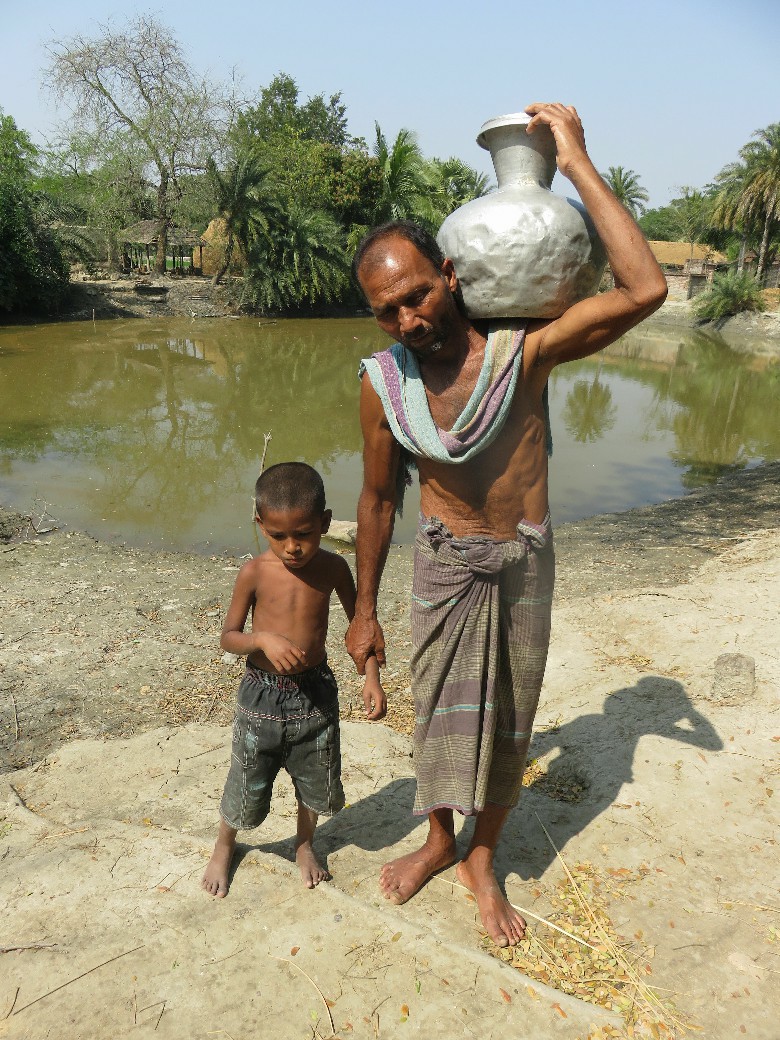 সুপেয় পানি চায় জয়াখালীর মানুষ