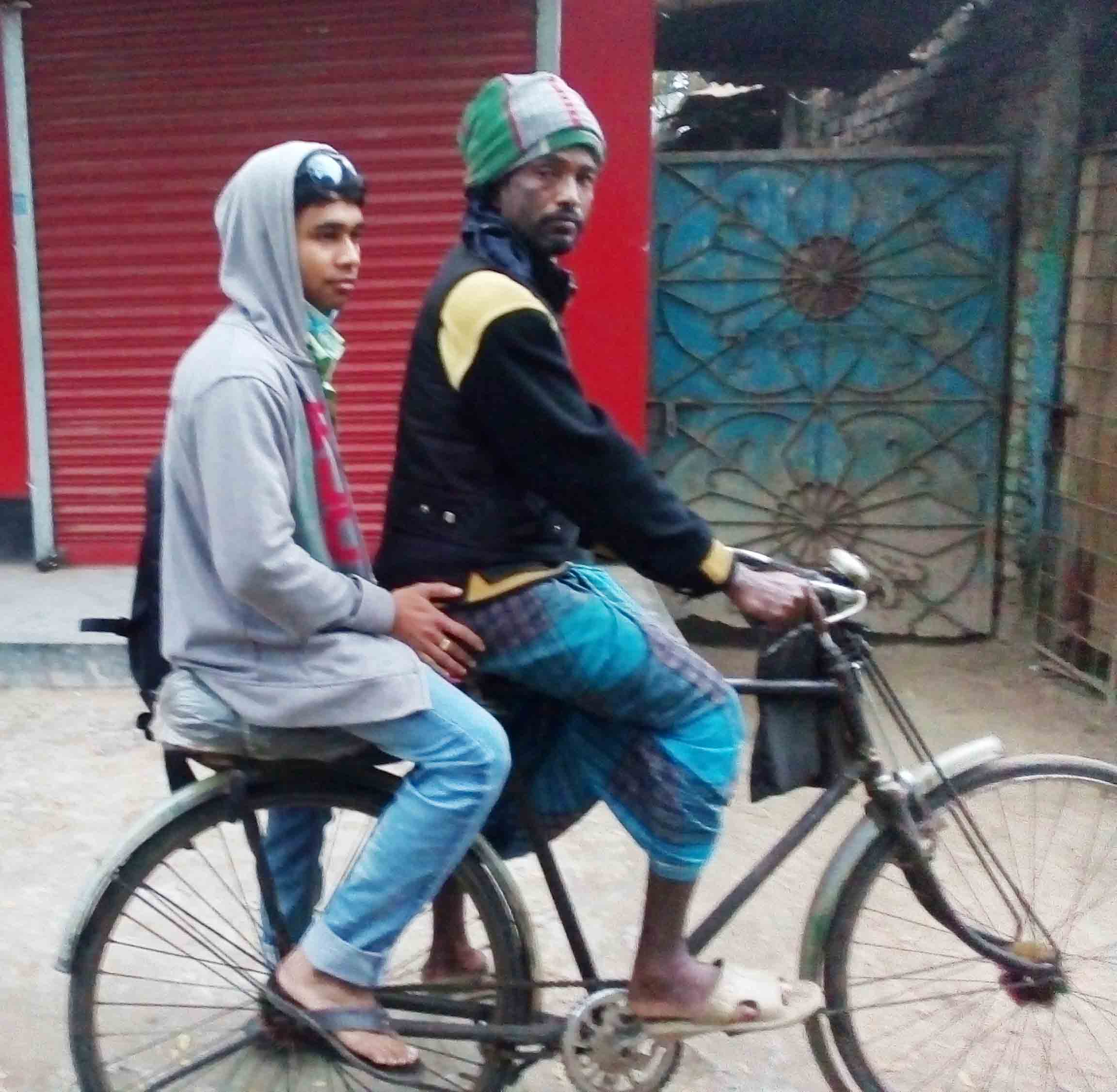 হারিয়ে যাচ্ছে দক্ষিণ-পশ্চিমাঞ্চলের এক সময়ের জনপ্রিয় বাহন সাইকেল হেলিকপ্টার
