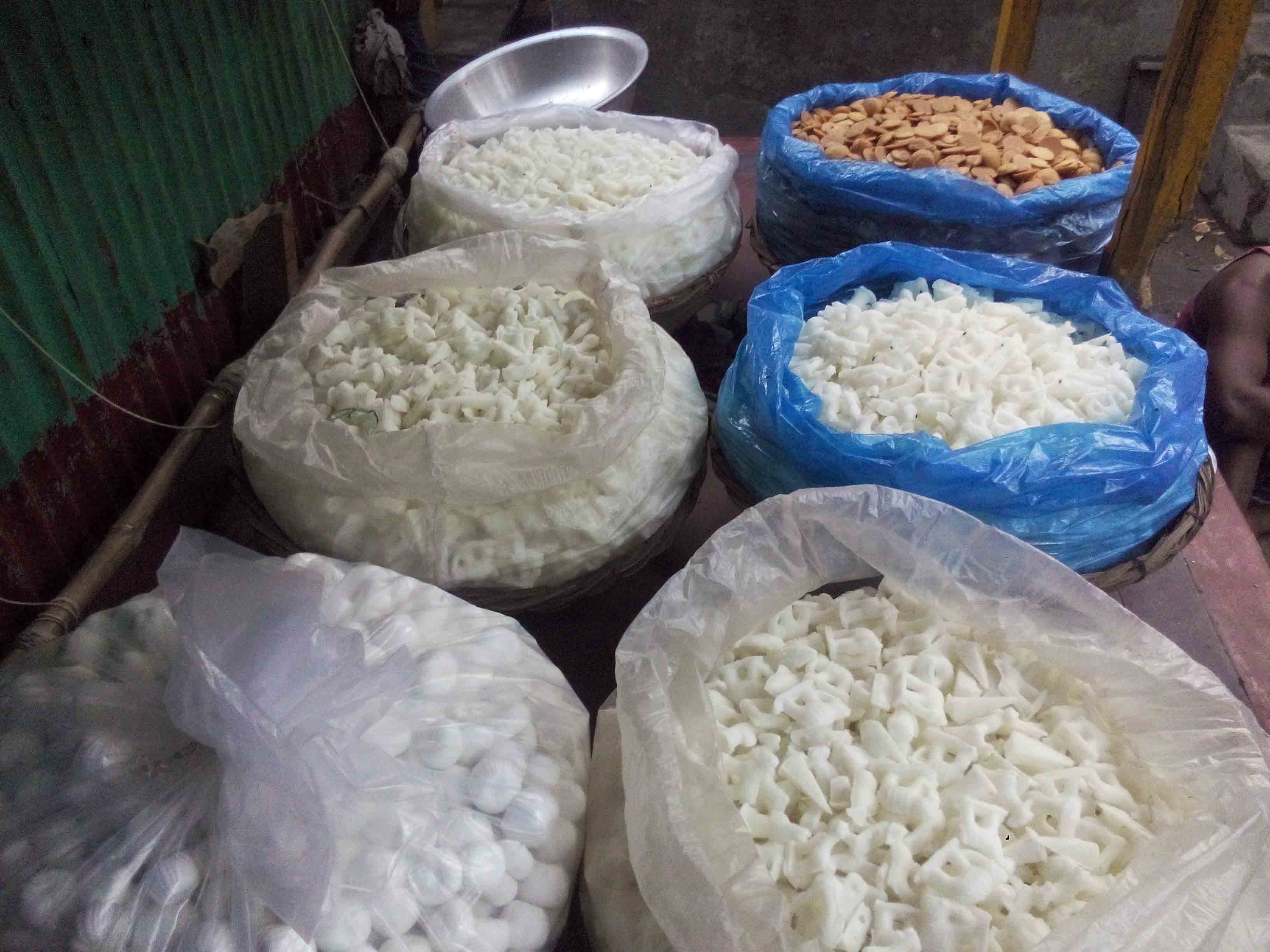 সাজ তৈরি করে সংসার চলে যাঁদের