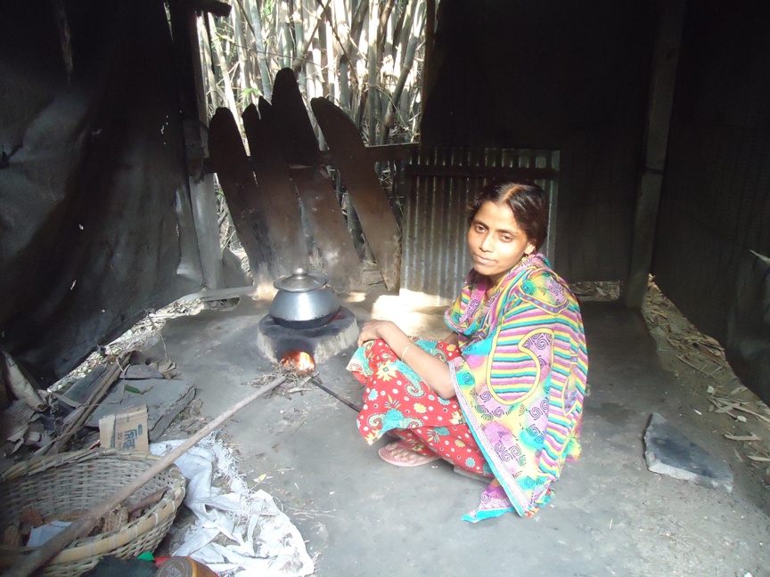 জ্বালানি সাশ্রয়ী চুলার উদ্ভাবন জ্বালানি সংকট মোকাবেলার অন্যতম হাতিয়ার