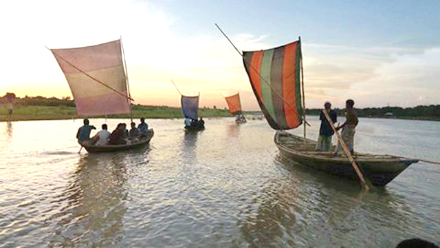 বিলুপ্তির পথে ঐতিহ্যবাহী পাল তোলা নৌকা