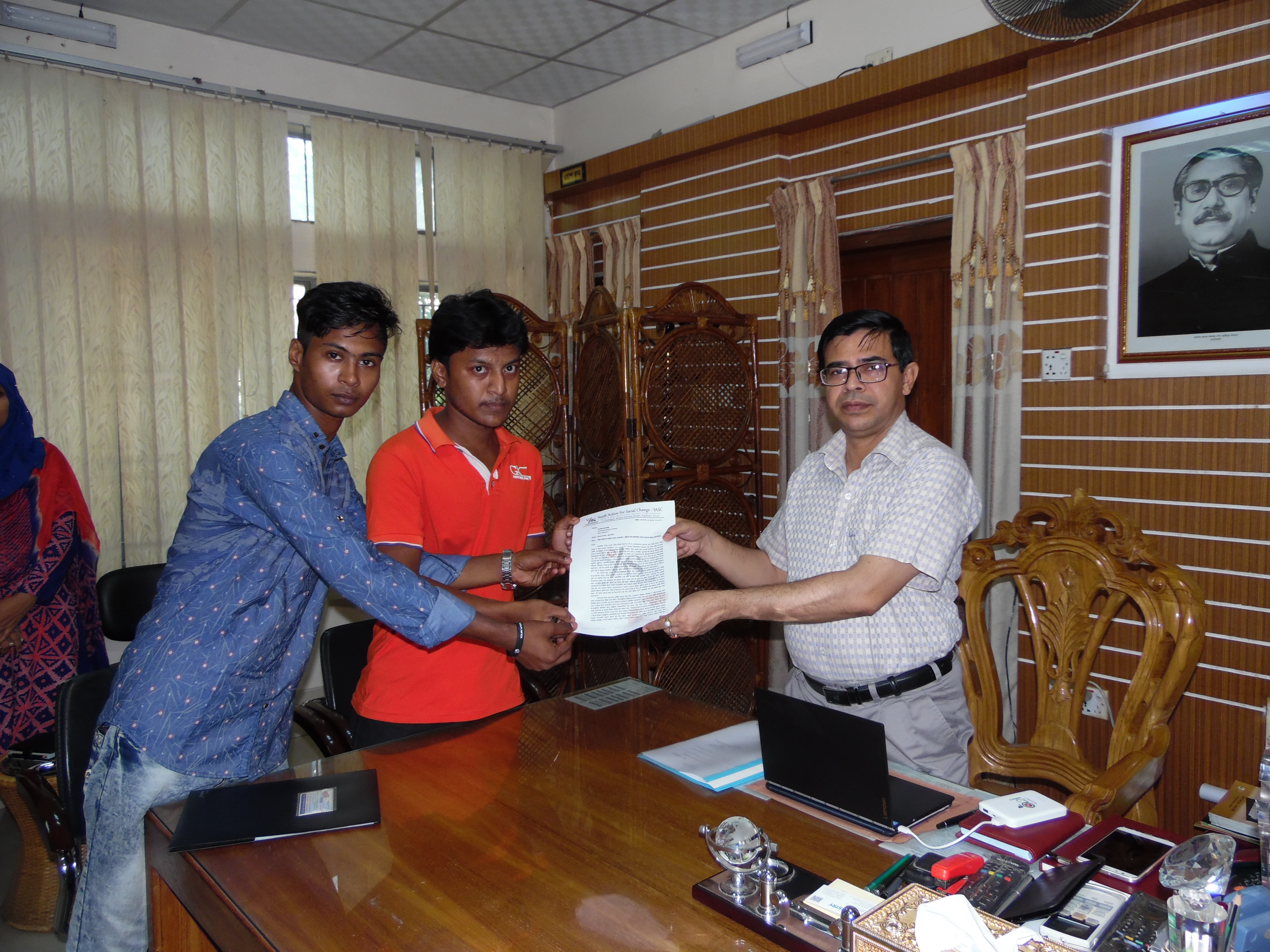 বিভিন্ন দাবিতে প্রধানমন্ত্রীকে রাজশাহীর তরুণদের স্মারকলিপি