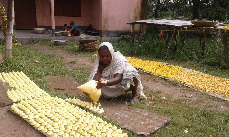কুমড়ো বড়ি বিক্রি করে চলে ওদের সংসার
