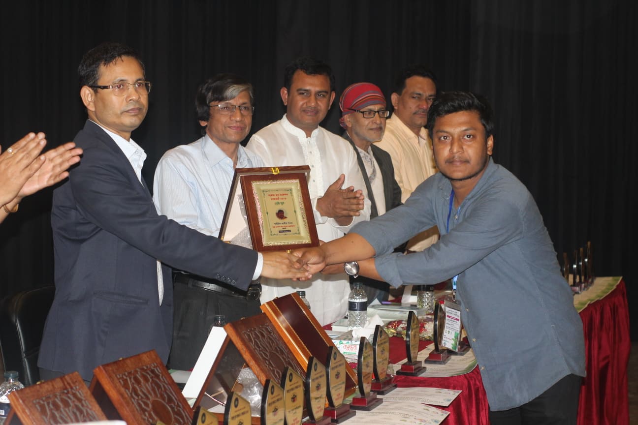 ‘শ্রেষ্ঠ যুব’ সম্মাননা পেলেন তরুণ নেতা শামীউল আলীম শাওন