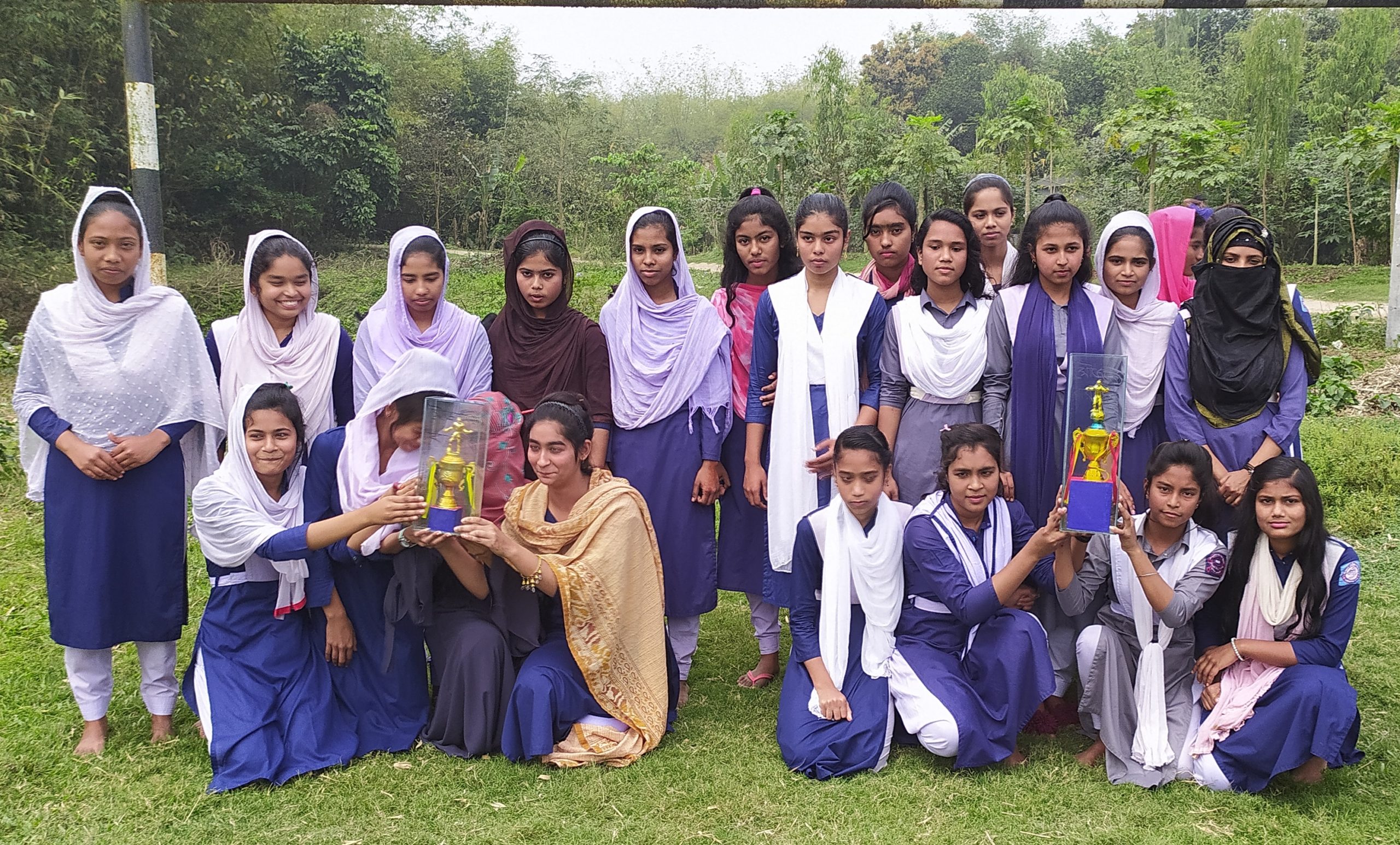 নারীর প্রতি আমাদের দৃষ্টিভঙ্গি পরিবর্তন করি