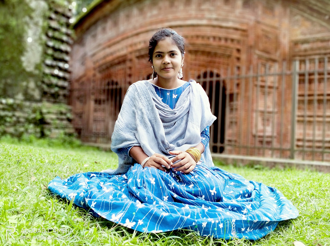 আর্কিটেক্ট হতে অনলাইনে খাবার বিক্রি করছেন রিনা আক্তার