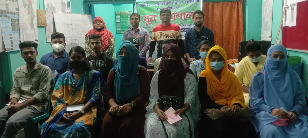 সমাজ শুধু একক প্রজাতি ও একক সংস্কৃতি হিসেবে গড়ে উঠে  না