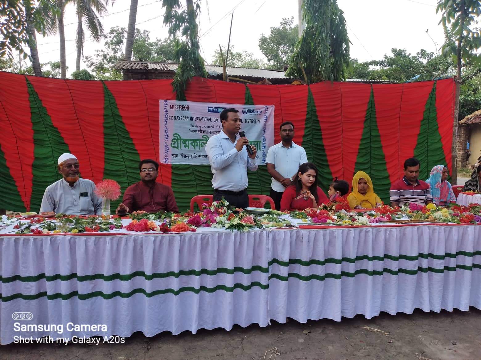 জলবায়ু পরিবর্তনের ফলে ফুলের প্রস্ফুটনকাল বদলে যাচ্ছে