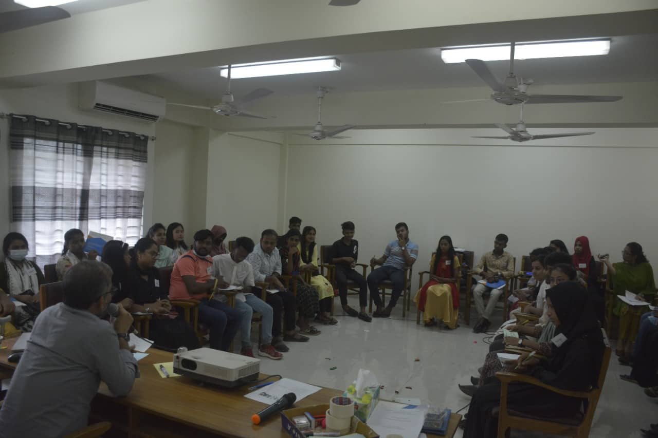 মানিকগঞ্জে নাগরিকদের স্বাস্থ্যসেবা নিশ্চিতকরণ বিষয়ক কর্মশালা অনুষ্ঠিত