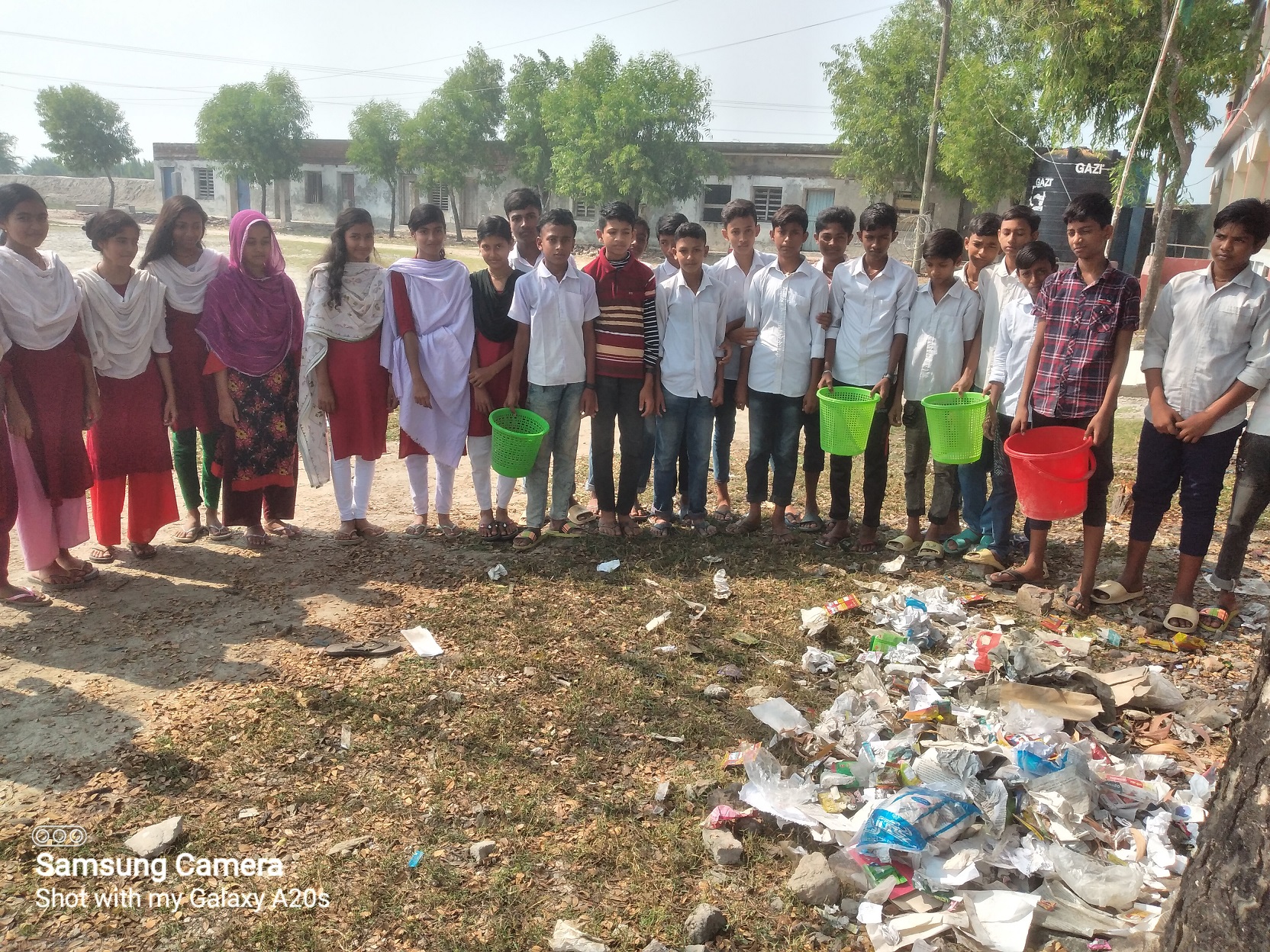 পরিস্কার পরিচ্ছন্ন সবুজ পৃথিবী গড়তে, নতুন প্রজন্মকে জাগতে হবে