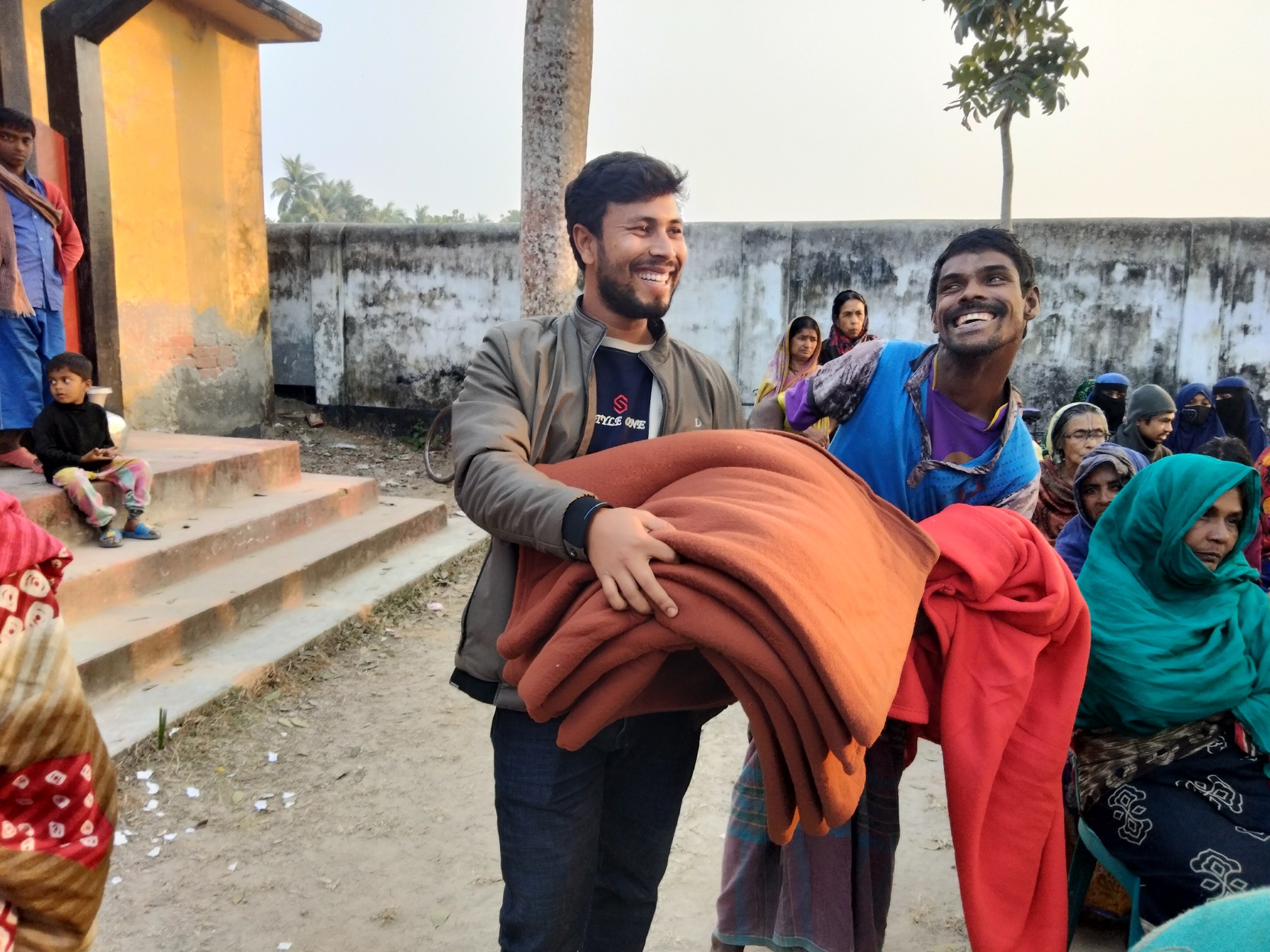 বিশেষভাবে সক্ষম ব্যক্তিদের মুখে হাসি ফোটালেন সিডিও ইয়ূথ টিম