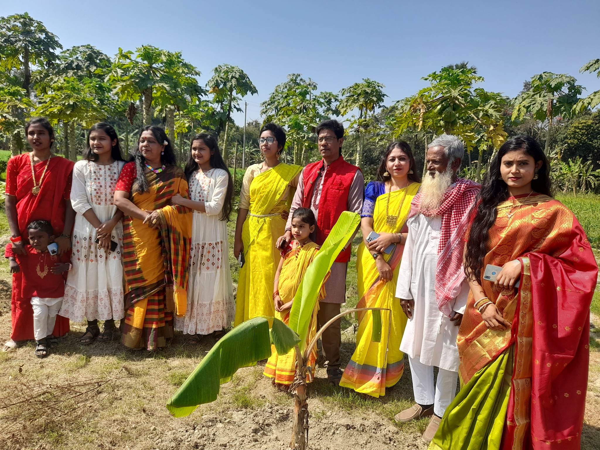 সিংগাইরে কিশোরীদের বর্ণিল বসন্ত উৎসবের সুরেলায় মুগ্ধ সবাই