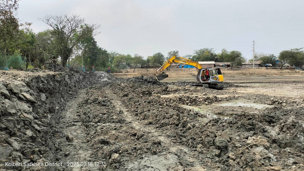 উপজেলা প্রশাসনের সহায়তায় শ্যামনগরের ৫ আশ্রয়ন প্রকল্পের পুকুর পুনঃখননের উদ্যোগ
