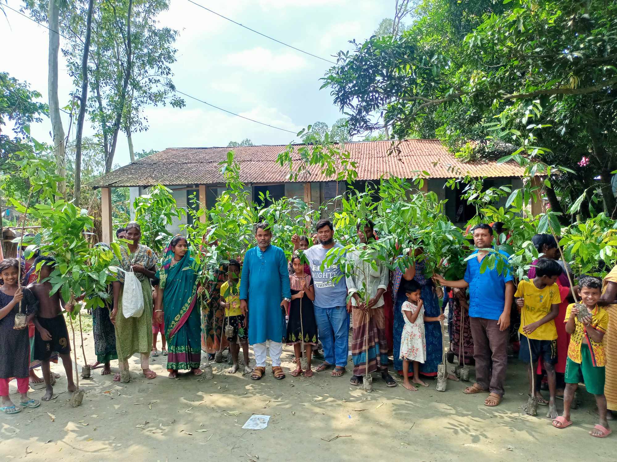 জলবায়ু পরিবর্তন রোধে গাছ রোপণ করতে হবে