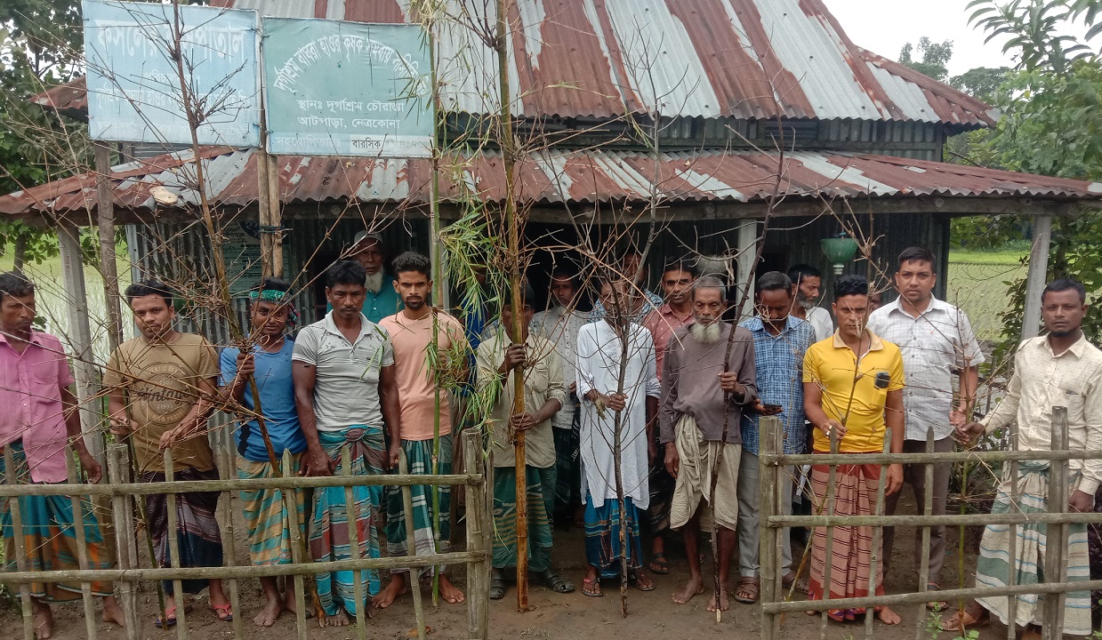 ফসলের হাসপাতালে কৃষকই ডাক্তার